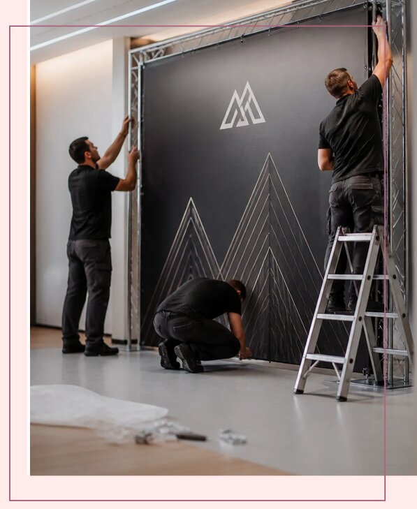 Изготовление и монтаж бренд стены под ключ в Щербинке